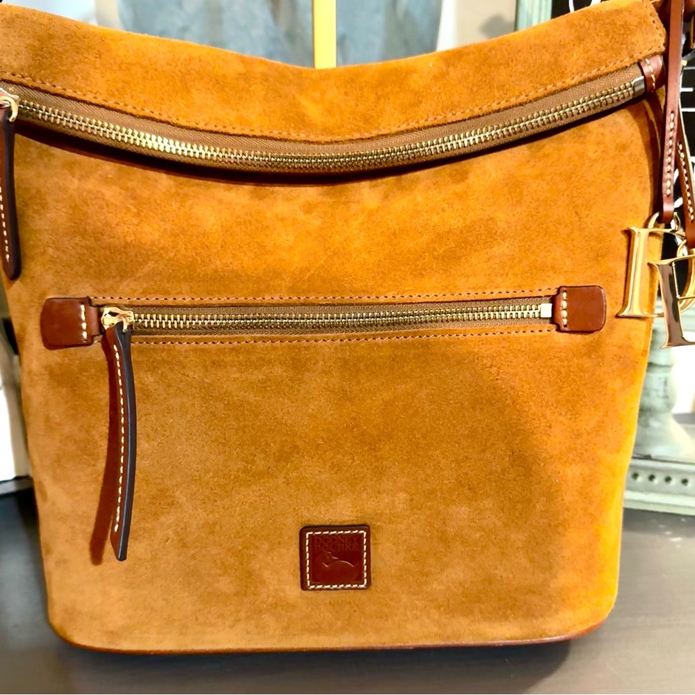 Dooney & Bourke Suede Shoulder Hobo Bag in chestnut brown w DB hangtags NWOT - Picture 3 of 15